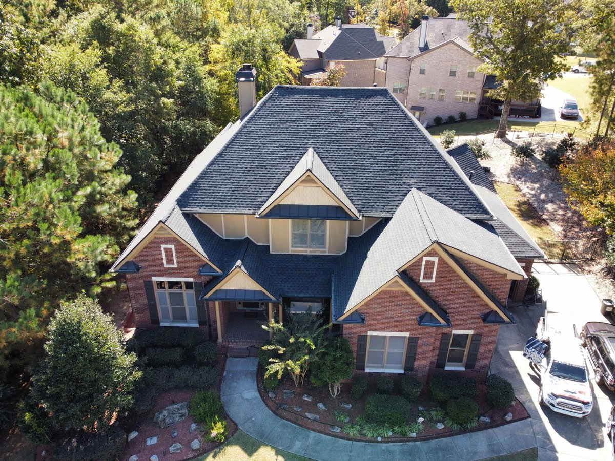 ProShieldGA's tweet image. Had a BLAST working with Mr Farsee in Grayson. He hung in there while we fought it out with the good hands folks for 3+ months. Worth it all in the end and he is very happy with his new roof. 

Call us anytime!
678-722-8904
Info@skyshieldroofing.net