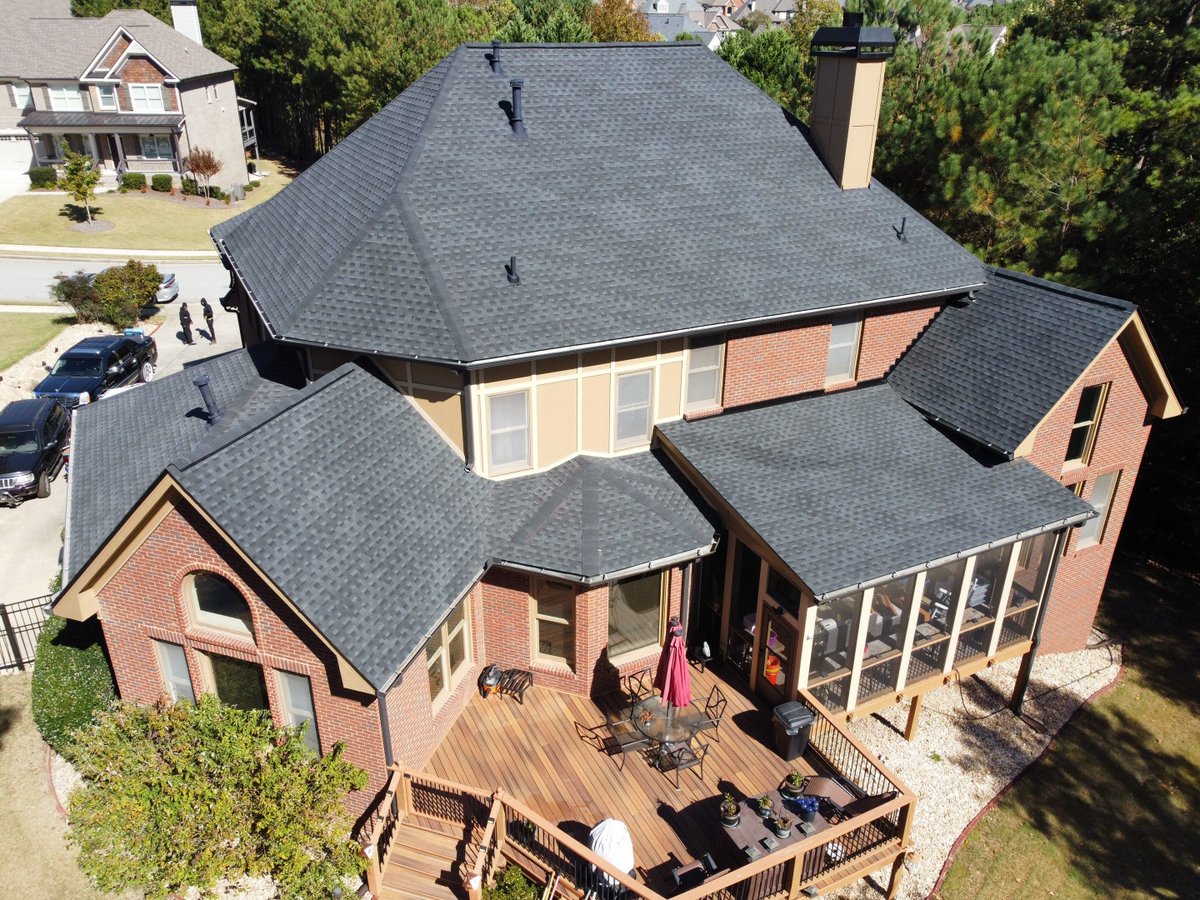 ProShieldGA's tweet image. Had a BLAST working with Mr Farsee in Grayson. He hung in there while we fought it out with the good hands folks for 3+ months. Worth it all in the end and he is very happy with his new roof. 

Call us anytime!
678-722-8904
Info@skyshieldroofing.net