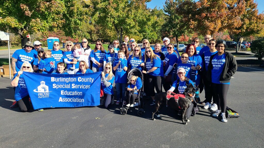 misschelsea518's tweet photo. Great day walking at the 2022 Autism Speaks Walk! Thank you to everyone who came out to support Team BCSSSD Pioneers! #BCSSSDTweets #AutismAcceptance #PioneerPride https://t.co/2grrHBPyV6