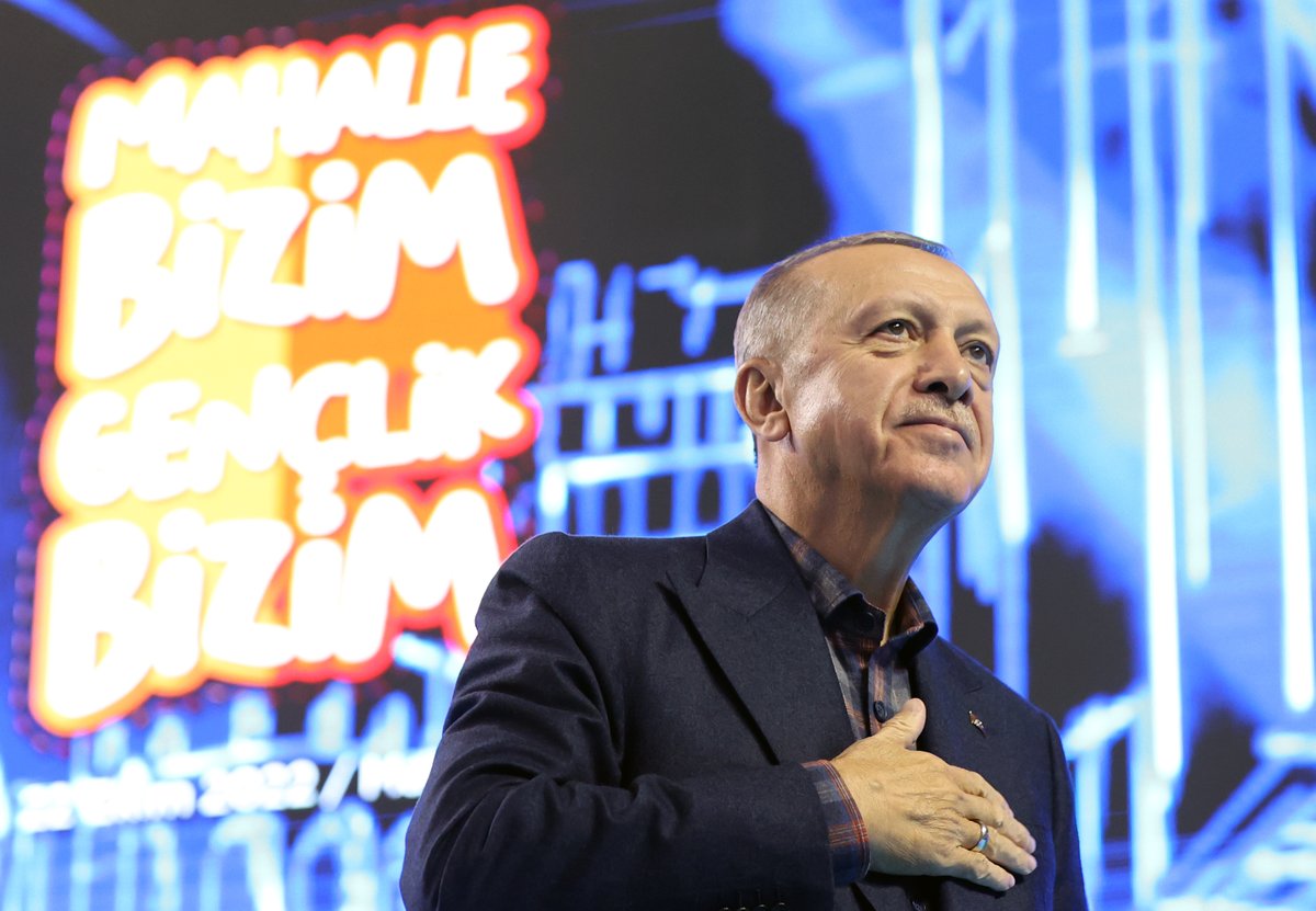 RTErdogan's tweet photo. Türkiye Yüzyılı’nın ilhamı, sahibi, geleceği gençlerimizle… 🇹🇷 https://t.co/OCVFwxWulD