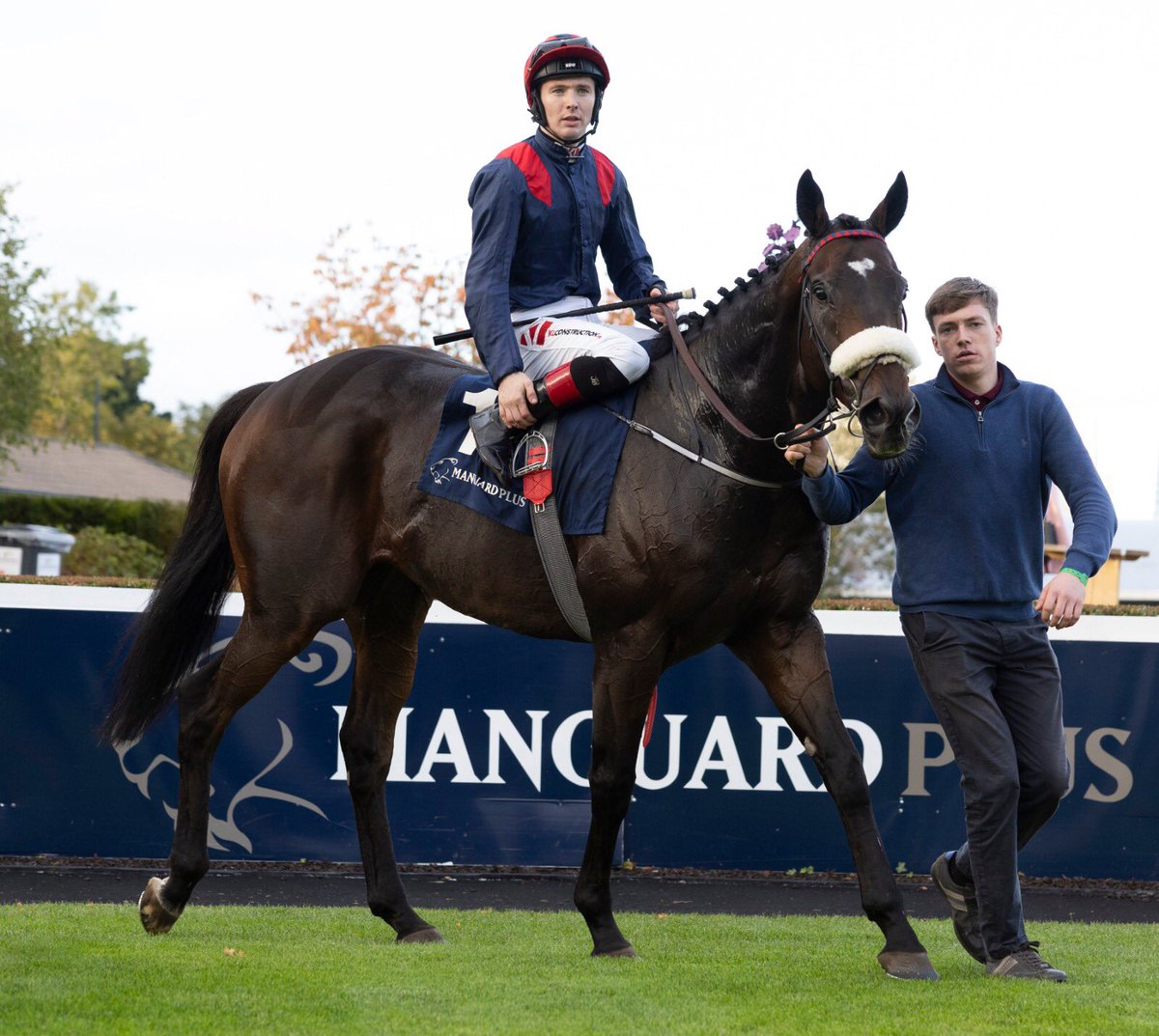 LeopardstownRC's tweet photo. King Arthurs Sword 🗡 gets up to win the @ManguardPlus Handicap for @MDOCallaghan 👏 

&amp; jockey @ctkjockey picks up a quick double on the card 🥇🥇 https://t.co/bGgkHonUeM