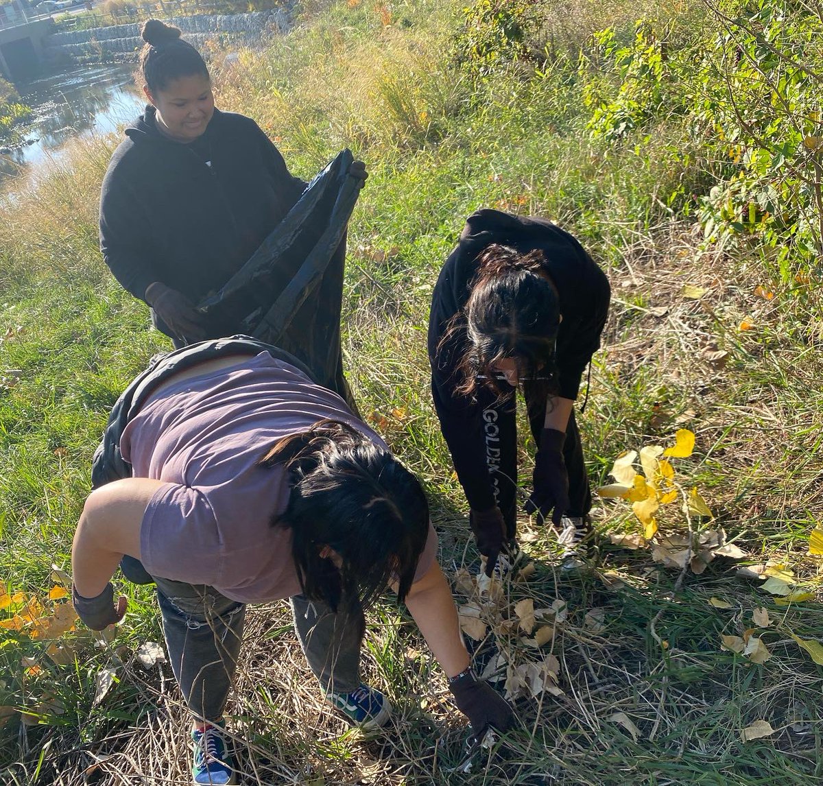 Make a Difference Day with our amazing West Leyden Service Club! 🌱We helped clean up our community’s park and had a great time making a difference! #leydenpride