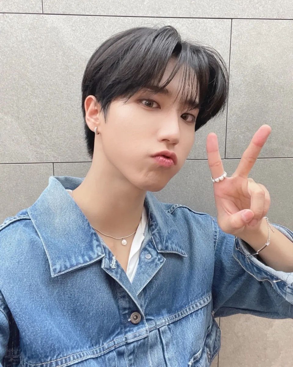 hanpics's tweet photo. hello! this is a new account dedicated to han from skz. please rt and fav to spread the word <3

#HAN #한지성 https://t.co/Cbea4lpryY
