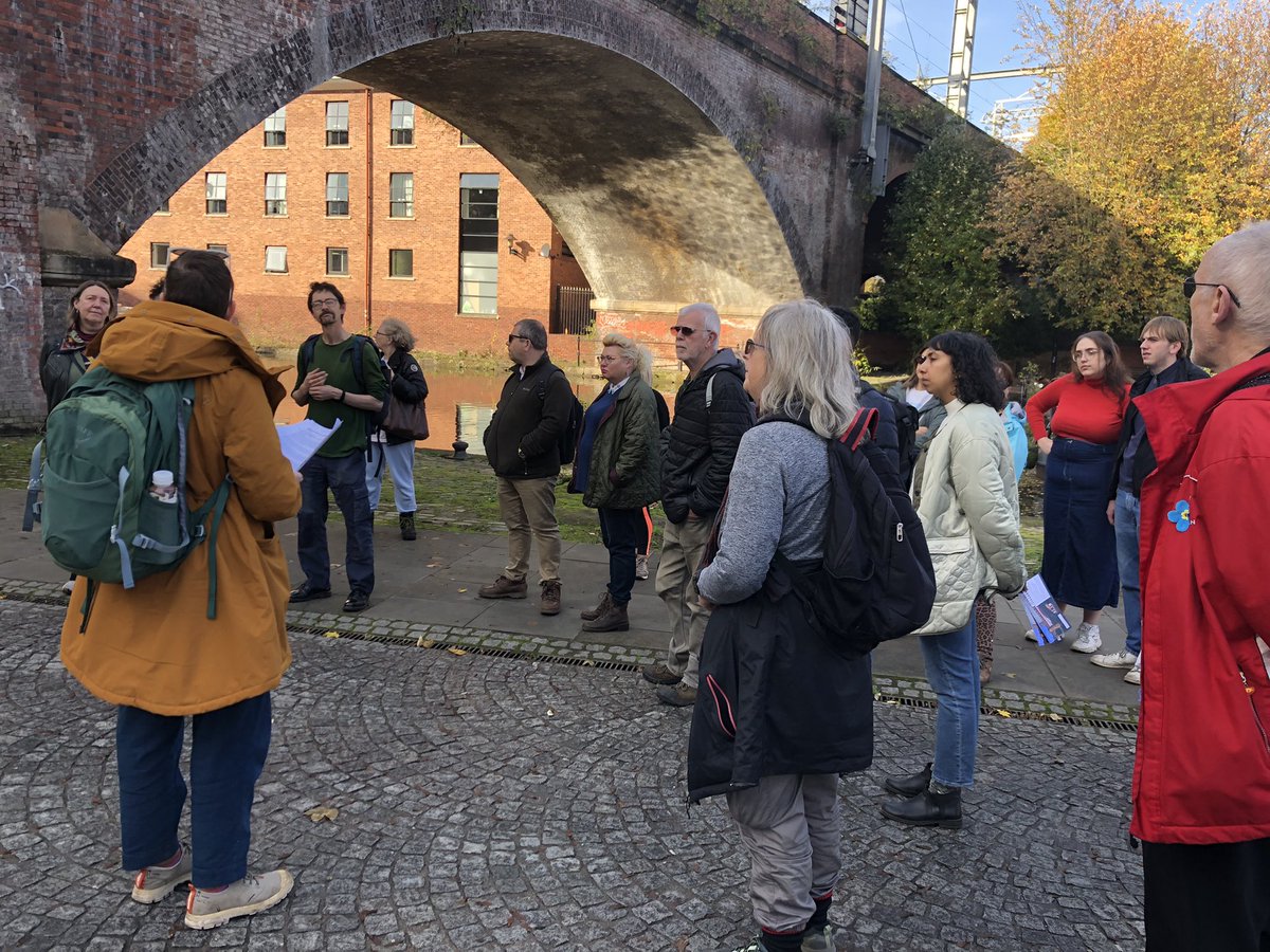 Had absolutely best time today leading a walking tour on Manchester’s canals with @sarahontheboat and @ProfJodieM. The tour is part of @ESRC Festival of Social Science. There are some spaces left for next Saturday so book here: eventbrite.co.uk/e/walking-our-… #ESRCFestival @ManMet_BT