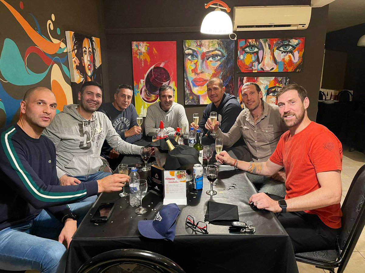 SoyElChapu's tweet photo. Qué placer haber podido compartir un rato con este hermoso grupo en el marco de la Fiesta Nacional del Deportista, en Río Tercero. La química y los vínculos se mantienen intactos! https://t.co/IeoVxcSr6Z