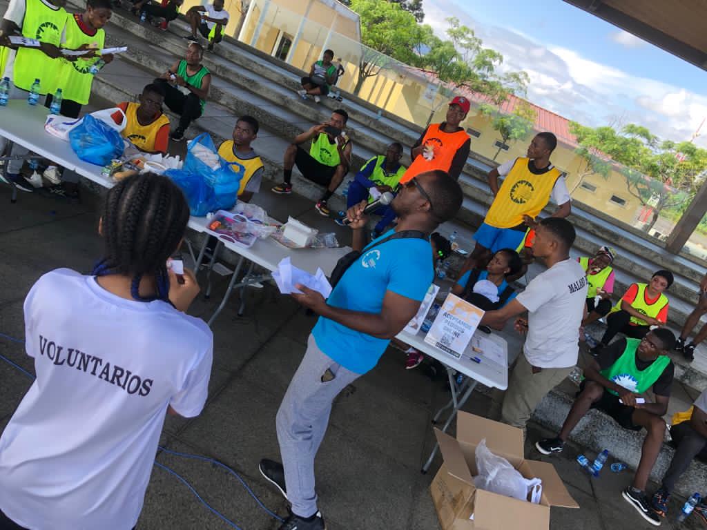GlobalMalabo's tweet photo. Después de la Carrera, la empresa SITUCKA sorteó vários premios y muchos se llevaron un recuerdo de la II Carrera Solidaria. +
#GlobalShapersCommunity #MalaboHub #GuineaEcuatorial #SITUCKA https://t.co/4dMDkpUwTA