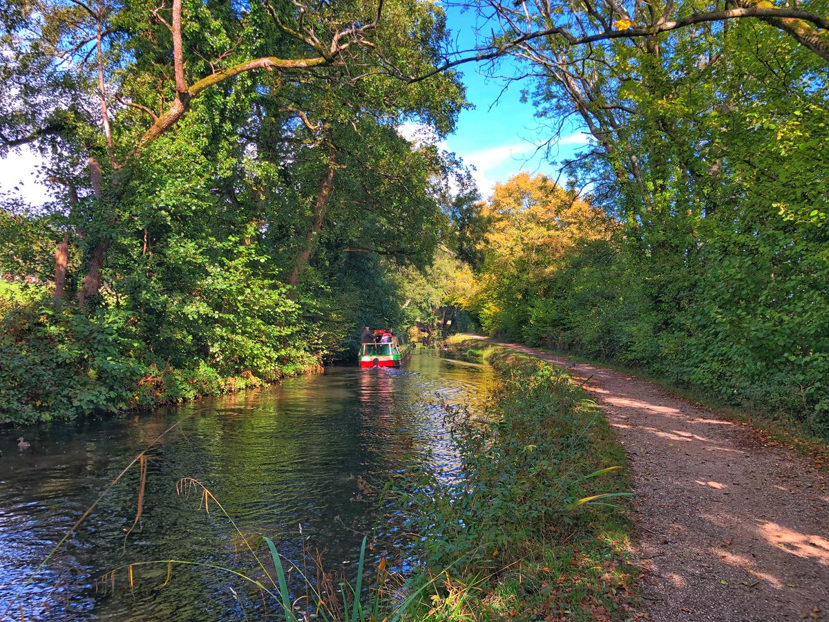 SimonHawkins's tweet photo. Golden autumn on the @CRTWalesandSW @CanalRiverTrust #monbrec #monmouthshire #brecon #canal earlier this week! https://t.co/iWDj5L5ShP