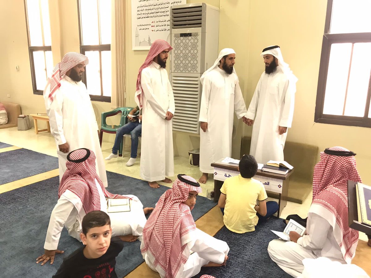 quranahsa's tweet photo. حضور متميز
وأفكار متنوعة
أشاد بها المدير التنفيذي لـ #جمعيه_خير_بالاحساء د.سليمان الحصين
جذبت العديد من الطلاب للمشاركة في #يوم_الهمة_القرآني بمسجد عبد الرحمن الهاشمي بالخالدية. https://t.co/nLQR0XnoL7