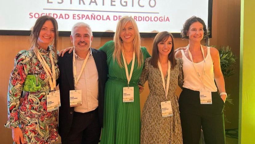 icorvilud's tweet photo. Quiero hacerte  #mencionespecial:
📅Época más dura presidencia @riesgo_SEC
🎓Avances clínicos/científicos vertiginosos
🌎Supiste llegar a todo, en momento preciso, con  elegancia y respeto.
Dejas muy alto «EL UMBRAL DE RIESGO CARDIOVASCULAR ».
Ánimo al relevo
@almucastro01 #SEC22 https://t.co/4gihg2n3AN