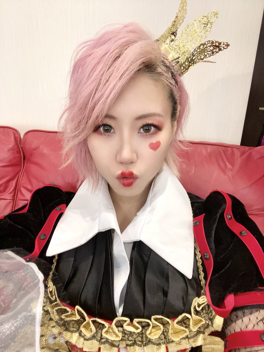 こじとりin Wonderland 🤪🎩 ❤️👑 🎀📕 🐰🕘