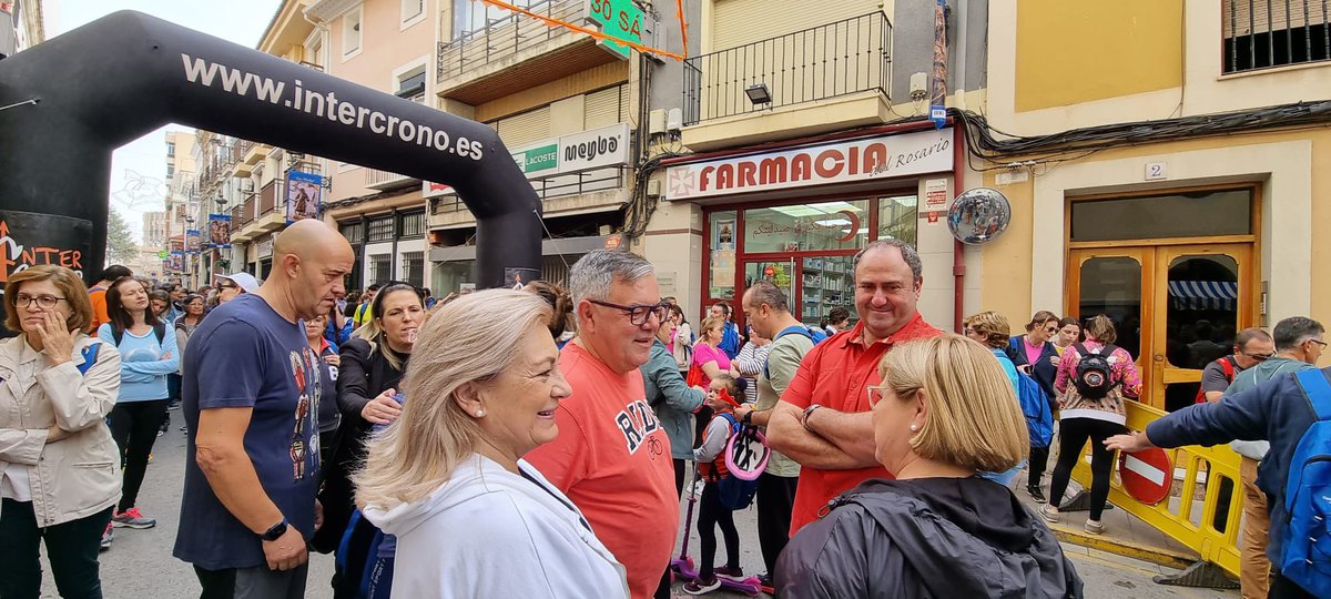 alcaniles's tweet photo. CLM con + Vida, #Hellin con + vida ♥️
Gran acogida de la marcha 7000 pasos x #CLM en nuestra ciudad
Gracias a @SanidadCLM y a intercrono por aportar su granito de arena con su arco de meta. Siempre a Policia local y Protección Civil, y además a l@s alumnos del #Recual de cocina https://t.co/d0yjWUUfOu