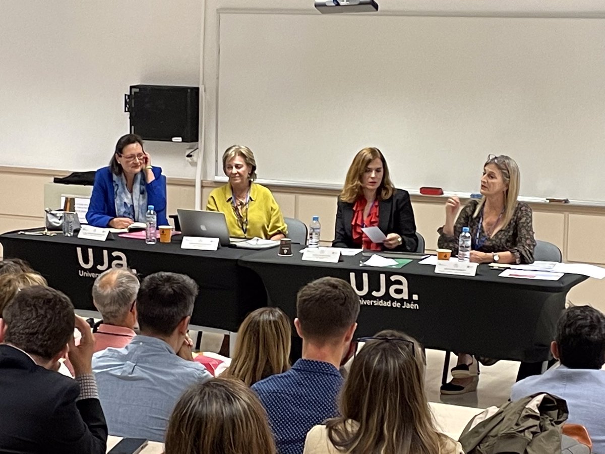 Conociendo programas&amp;recorrido EB en Andalucía desde 98✖️ <a href="/cmelladoalvarez/">Carmen Mellado</a> Marco estratégico plurilingüe: Internacionalización del trabajo colaborativo <a href="/eTwin_Andalucia/">eTwinning Andalucía</a> ➕las enseñanzas con doble titulación. Pilares ⏩auxiliares+buenas prácticas @CIEB2022 
juntadeandalucia.es/educacion/port…