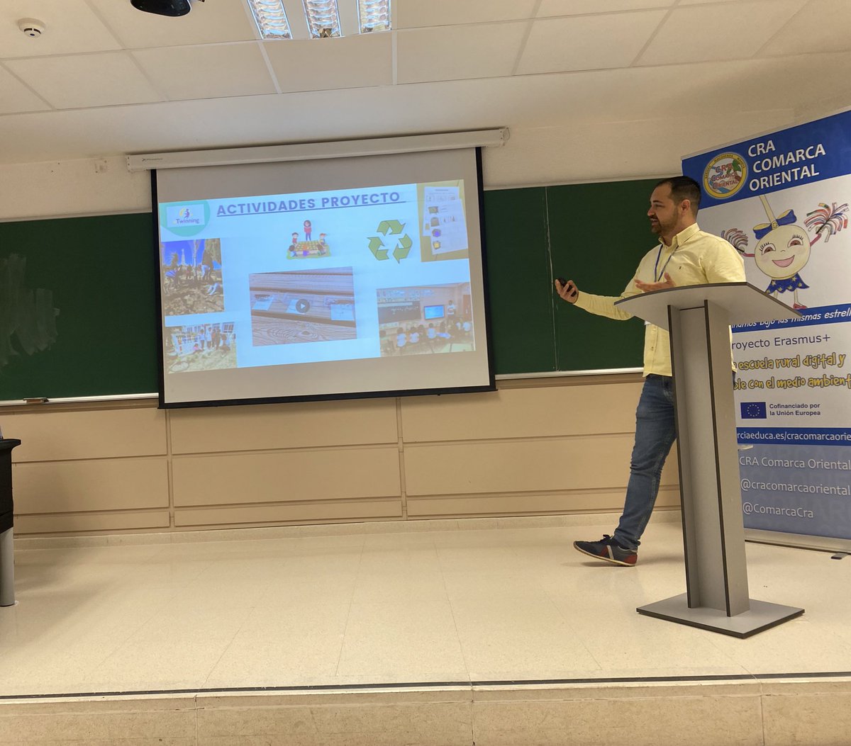 alfonsomayor's tweet photo. Todo un honor participar en @CIEB2022 presentando la comunicación “Impacto de un Proyecto Erasmus+ en la Educación Bilingüe” 🗣🇪🇺🏫 Proyecto Erasmus+ KA122 y Proyecto e-Twinning en @ComarcaCra #CIEB2022 #ErasmusPlus @Educarm @ProgramasRM @AbanillaAyto https://t.co/YHI4jlIoUK