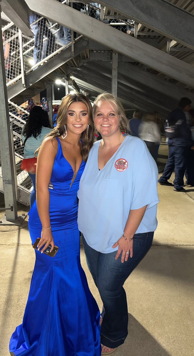 Mrs. Taylor tweet media