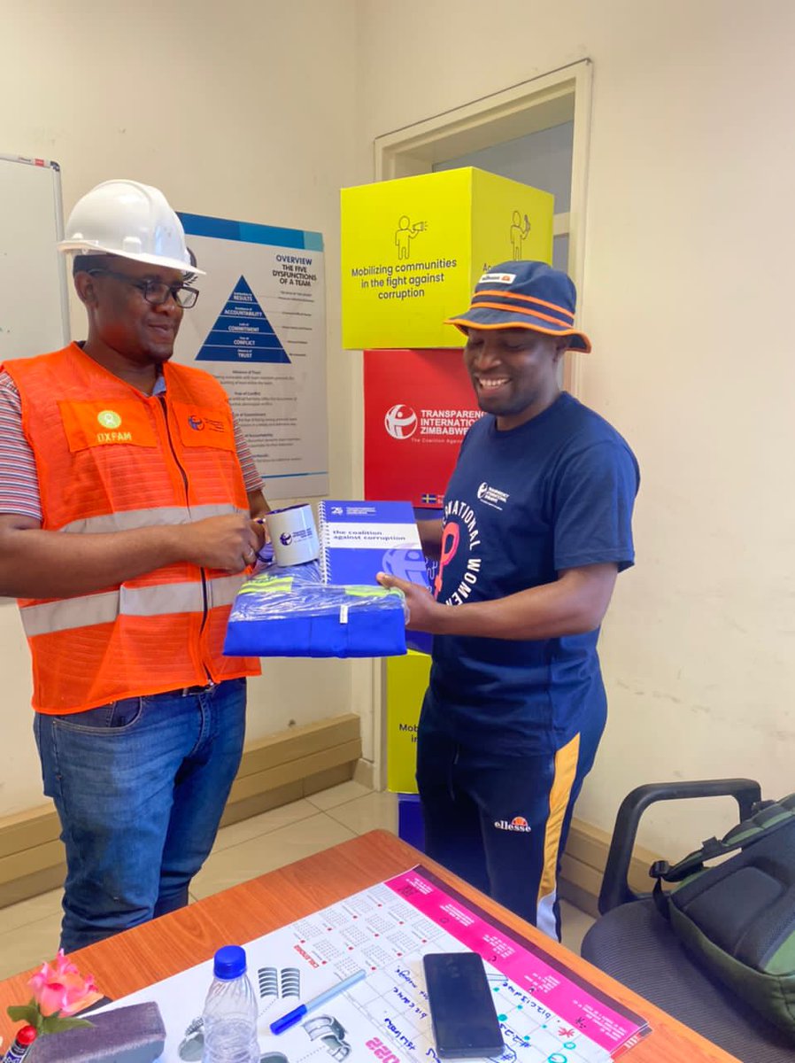 In this nice picture am receiving my anti-corruption package from #TIZ Bulawayo offices. My package is inclusive of the Helmet and Reflector. 

Thank you <a href="/TIZim_info/">Transparency International Zimbabwe</a> <a href="/ThubaThobela/">Thube uMaThobela</a>

#thecorruptareunfittogovern
 #corruptionrobsusall