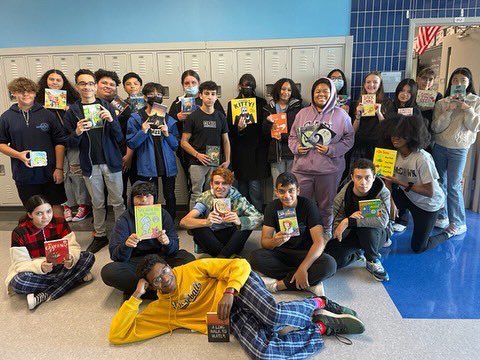 GaynorMcCownELS's tweet photo. Give a Book Day of Service providing local children with brand new books to read! Thank you to Ms Rivera, Ms Zabrovskiy, & team! ๐คฉ #dayofservice #makeamarkmakeadifference @CSD31SI @SuptCheng_CIOB @NYCOutwardBound https://t.co/g74sjb6Mwa