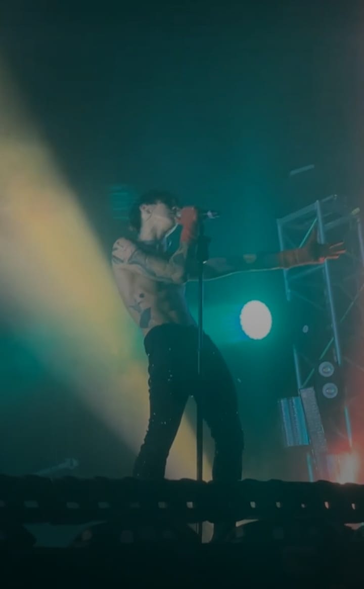 DprStan5's tweet photo. algunas fotos del concierto de ayer. @DPRIAN_ 
estás fotos las saqué de un grupo de WhatsApp, créditos a dreamer's que tomaron la foto https://t.co/dYH6WnUmCz