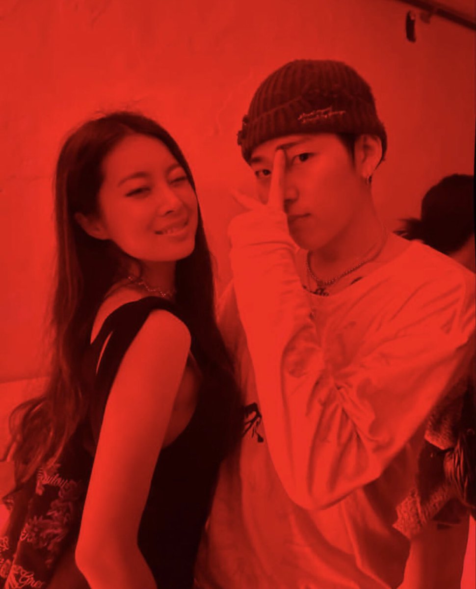 rugayainseo_twt's tweet photo. OMG Dana posted pics with Zico, Jinu, Swings and Mino !! pretty people 😍💙 https://t.co/QquLQfKnzr