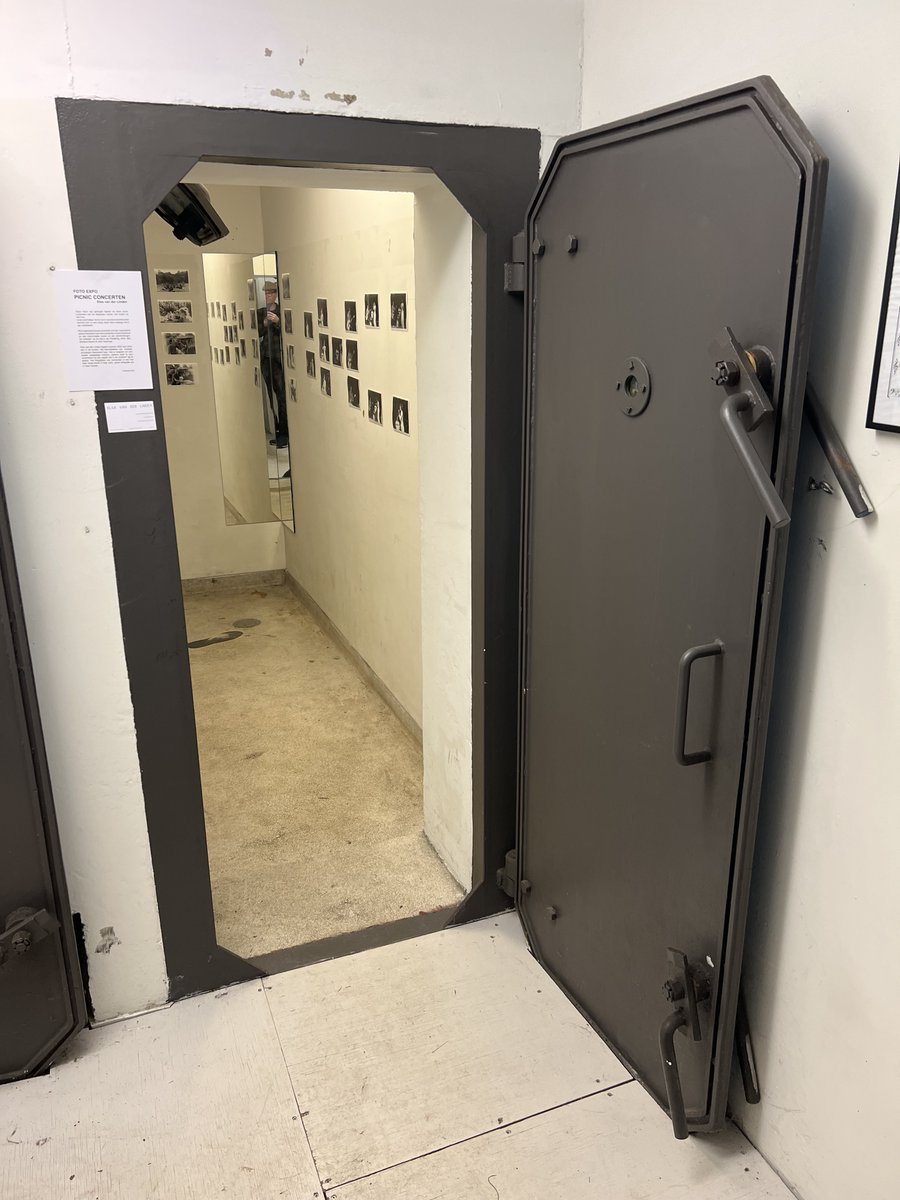 arjandenboer's tweet photo. 't Is #koudeoorlogweekend. Atoombunker op Fort Lunet I, nationale commandopost van de BB tot 1996, is opengesteld en er wordt van alles georganiseerd! 1/4 https://t.co/6TQlrtZFUK