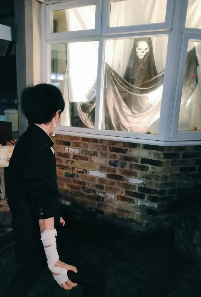 rouhugaa's tweet photo. 収穫祭に先駆けて、まさか命を狩る死神まで出現するとはな......
暫く結界内に封じておくか......
#ハロウィン #ボウクス #BOWCS https://t.co/wt0Pl6X4ju