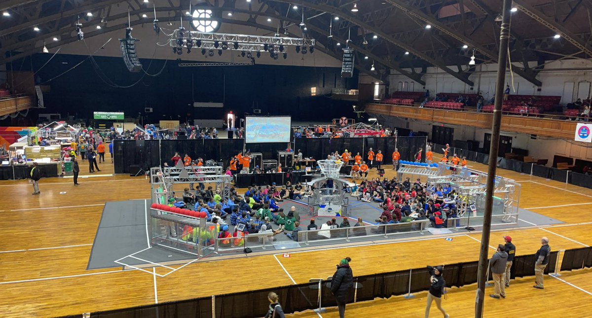 FIRST_Team_340's tweet photo. Ra-cha-cha Ruckus drivers meeting is underway! #GRReat #Team340 #FIRST #TeamRev #FRC #OMGROBOTS🤖 https://t.co/ZLTv4IhLHF