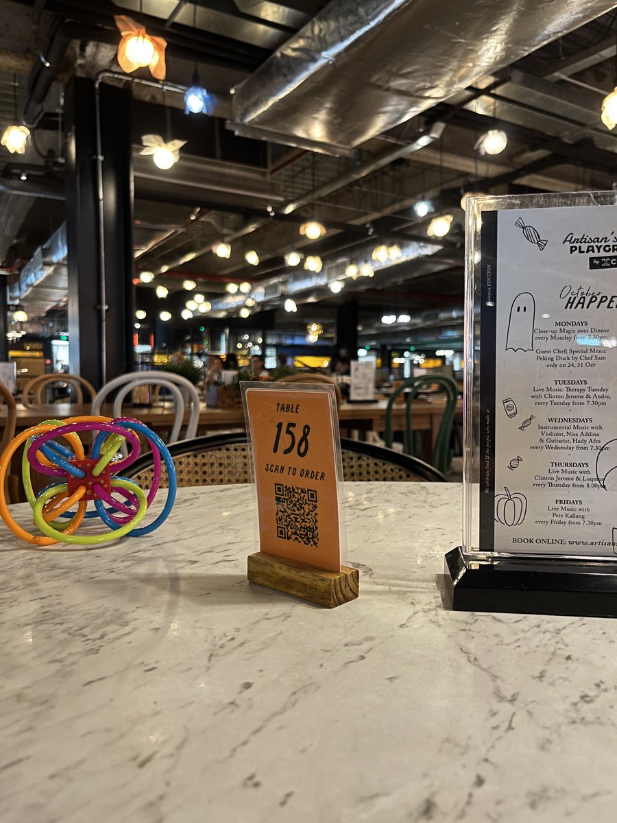 HelmiHasan_com's tweet photo. What do you guys think of restaurants who ask you to scan the QR code to order then pay to get your food?

I think it takes the joy of dining out.

what’s your view on this, yay or nay? https://t.co/4gHUGsbElp