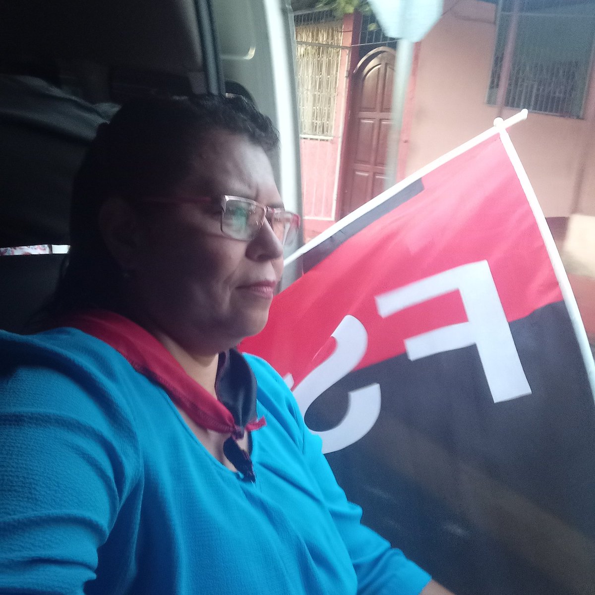 FranciscaC2021's tweet photo. Y seguimos por amor♥️ a nuestra patria, 🇳🇮 por los héroes y mártires ♥️ con alegría recorriendo las calles🚘🚘🚕🏍️🏍️ de #LeonRevolucion diciendo presente a nuestra revolución #UVEDenisSilva #2022PuebloVictorioso https://t.co/bLPubTtryk