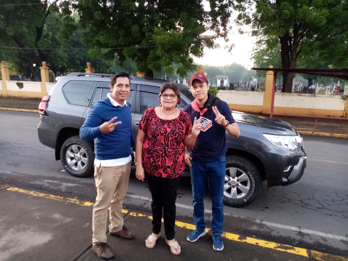 Y seguimos por amor♥️ a nuestra patria, 🇳🇮 por los héroes y mártires ♥️ con alegría recorriendo las calles🚘🚘🚕🏍️🏍️ de #LeonRevolucion diciendo presente a nuestra revolución #UVEDenisSilva #2022PuebloVictorioso