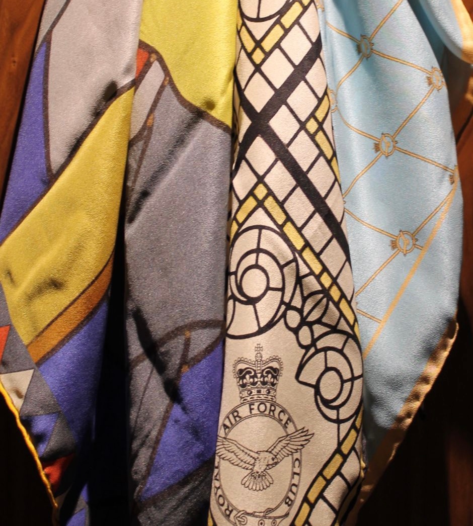 TheRAFClub's tweet photo. Our 100% silk scarves, hand made in the UK make the perfect
accessory this winter โจ
Our three designs are available to purchase online. Hit the link below to shop!
https://t.co/EdjD7vCI2Y
#SilkScarf
#TheRoyalAirForceClub
#ClubMerch https://t.co/gD6klAbSfP