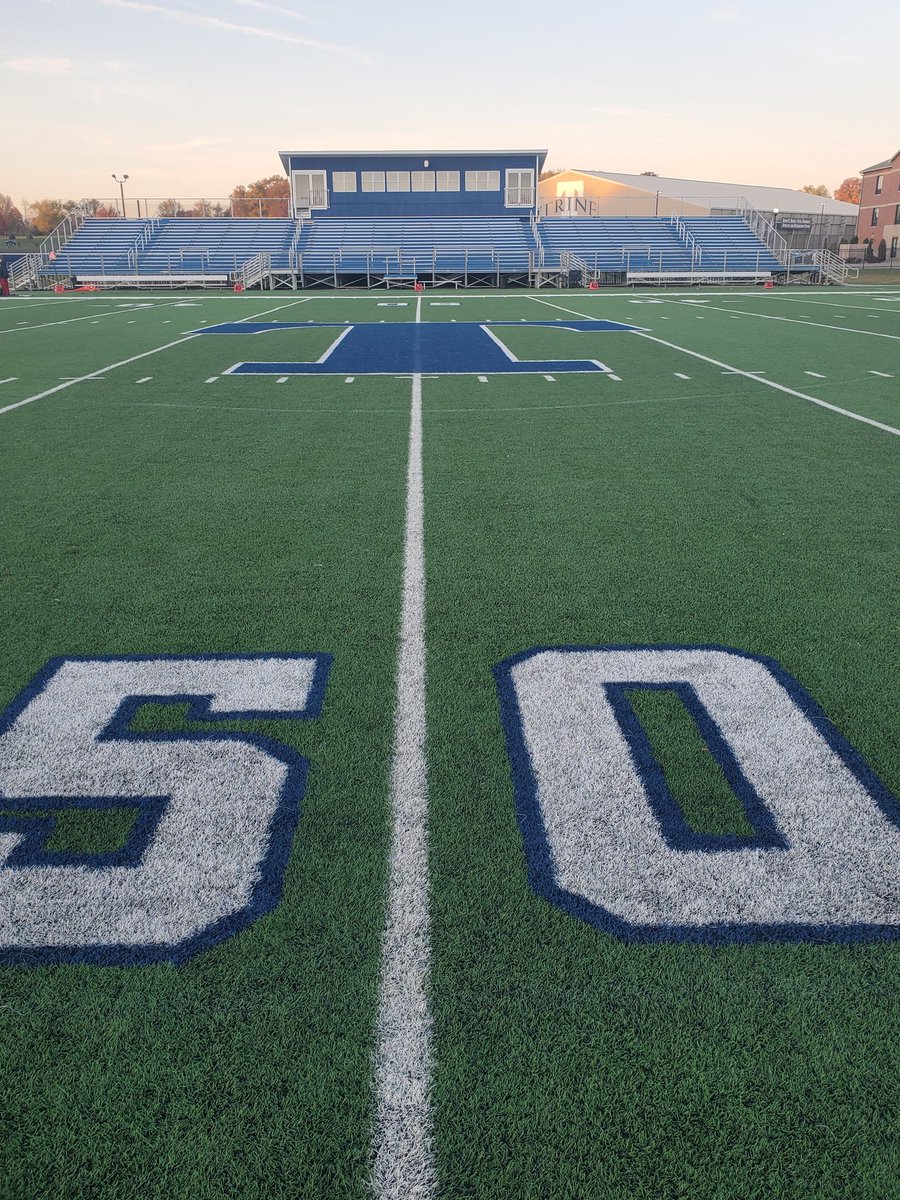 TimYoder24's tweet photo. Trine Football..T kickoff in 5 hours.
Perfect weather for a Thunder game!!
Lets go Thunder..
#trine
#gotrine https://t.co/aKKAo5tvw2