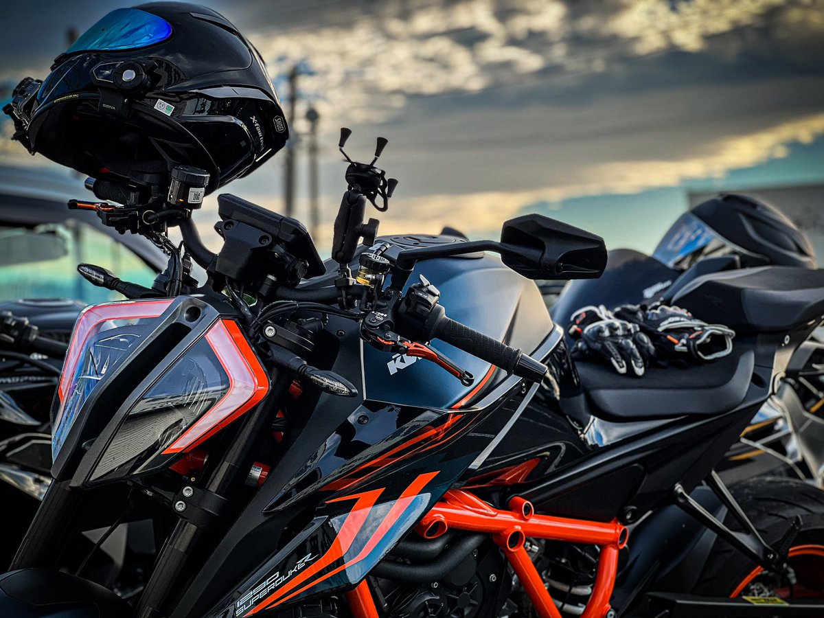 include_lib's tweet image. ツーリングで撮った写真を加工した物がこちらです