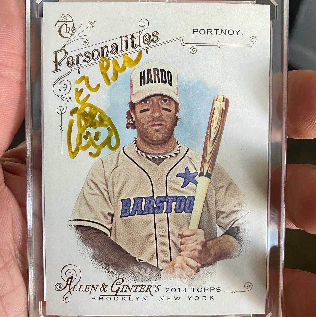 KyleABooker's tweet photo. It was so cool meeting @stoolpresidente today! He was also kind enough to sign my card. Thanks again, Dave! @barstoolsports #daveportnoy #vivalastool #elpres #piratedog @nooners @VivaLaStool #Houston @Specs1962 https://t.co/wVKEYccX8g