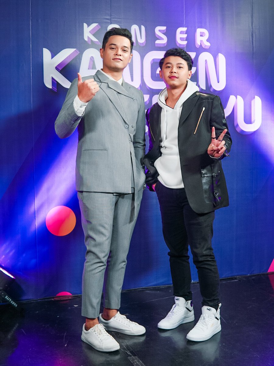 hazman_alidrus's tweet photo. duet bersama Raffa Affar π€
#TIARA gabungan π²πΎπ²π¨
Outfit amor.label
Stylist fer.nandodiaz
#HAIProduction @HAIProductionMy https://t.co/3If8DOwDUj