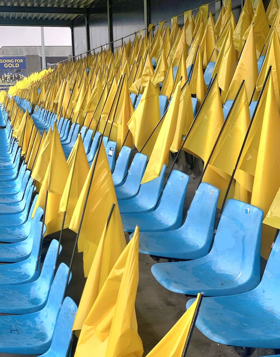 SammenOmVorKlub's tweet photo. I dag samledes en gruppe engagerede fans, som kommer til at arbejde hårdt for rammerne for stemningen til kampen mod AaB.

Vi har en konkret plan og folk klar på trommer og megafon. Vi har brug Sydsiden og stadion til at synge med os for drengene!

Kom og stå med os 🟡🔵 https://t.co/fJL4K7GTto