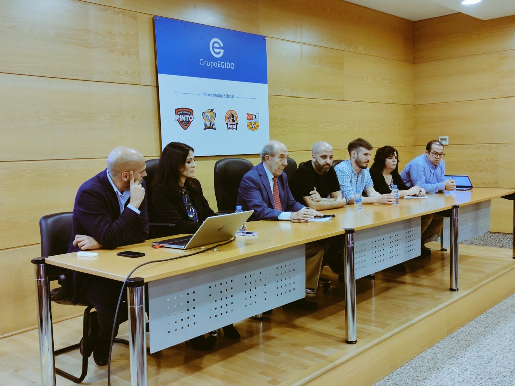 epinto_digital's tweet image. @GrupoEgido celebró su evento anual de patrocinios deportivos con clubes de #Pinto. @voleypinto, @balonmanopinto, @Pintobasket y @pinto_fs han sido los protagonistas en un acto muy emotivo, donde quedó claro que #Pinto es deporte.