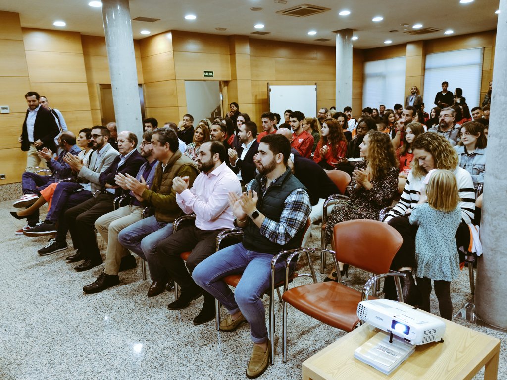 epinto_digital's tweet image. @GrupoEgido celebró su evento anual de patrocinios deportivos con clubes de #Pinto. @voleypinto, @balonmanopinto, @Pintobasket y @pinto_fs han sido los protagonistas en un acto muy emotivo, donde quedó claro que #Pinto es deporte.