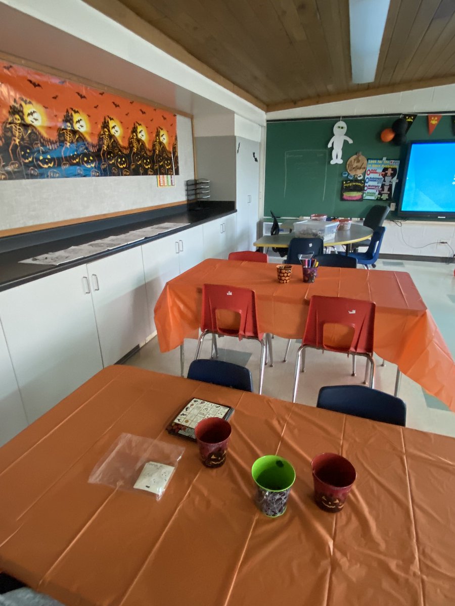 MsPalicka's tweet image. So grateful for our PTC and special ed team for all they did last night to help make @PennoyerSchool’s Trunk or Treat a great experience for our students! #pennoyerpride