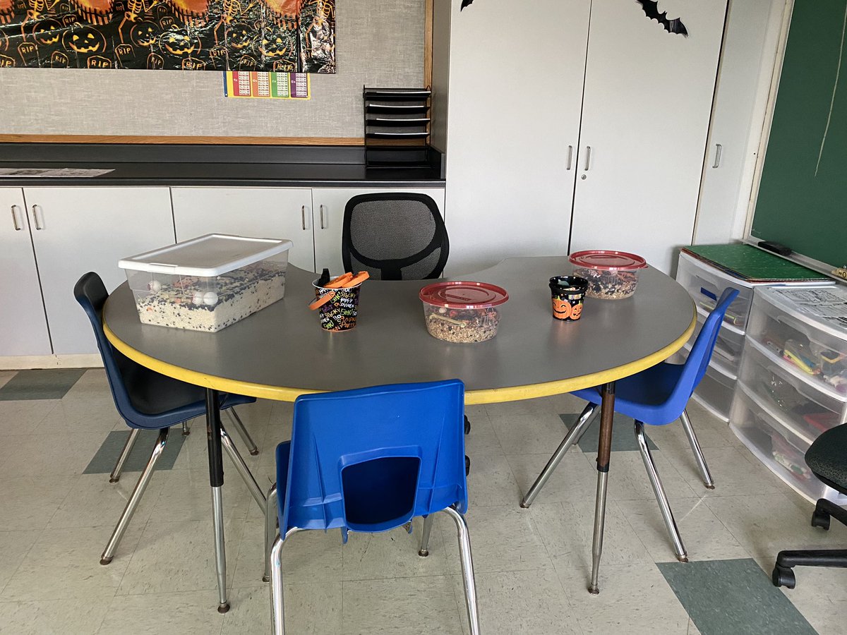 MsPalicka's tweet image. So grateful for our PTC and special ed team for all they did last night to help make @PennoyerSchool’s Trunk or Treat a great experience for our students! #pennoyerpride