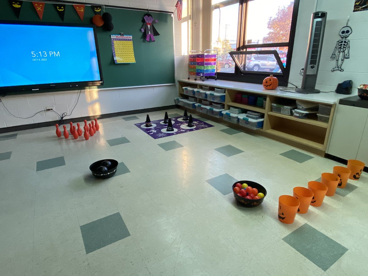 MsPalicka's tweet image. So grateful for our PTC and special ed team for all they did last night to help make @PennoyerSchool’s Trunk or Treat a great experience for our students! #pennoyerpride