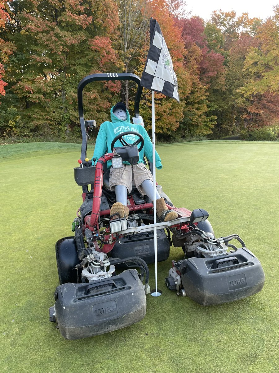 MorefarSupt's tweet photo. A sneak peak at Superintendents Revenge Tournament today @RichterParkGC https://t.co/O1VR7STMIG