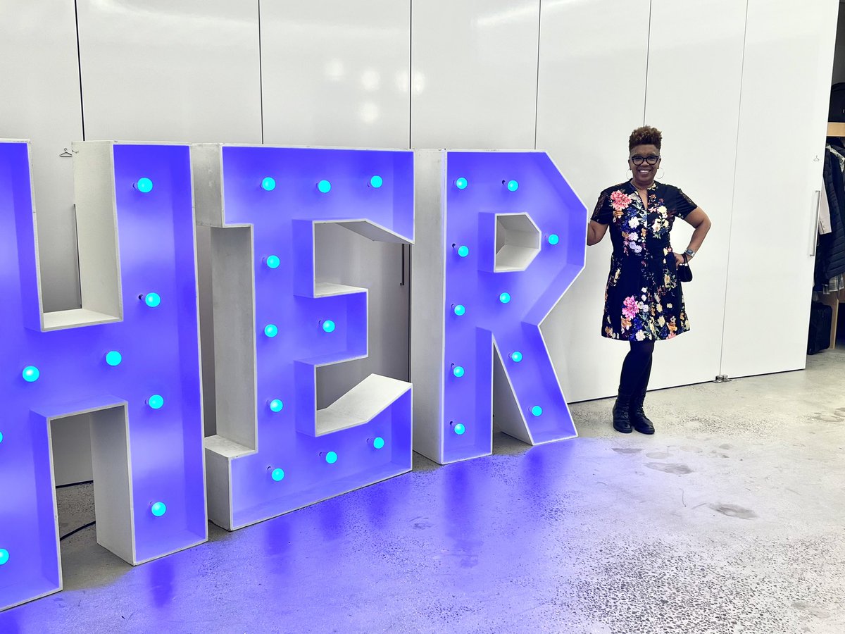 prmaven17's tweet photo. .@NYCBWPC #InspireHerAwards @EmblemHealth was a whole affirming vibe!! Thank you @MsWineglass for making space for me &amp; Chivon &amp; congratulations to all the extraordinary honorees!! https://t.co/0yrtots6H7