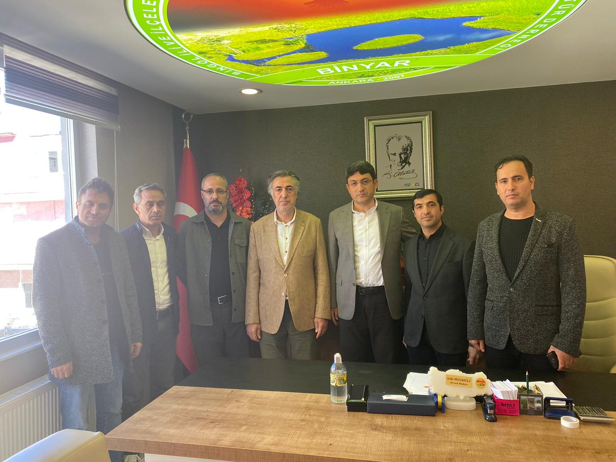 CB Bürokratımıız ve önceki dönem Mv. Adayımız Sn.<a href="/Korkutata_Zeki/">Zeki Korkutata</a> Bey'in ev sahipliğinde Ankara'da yükseköğrenimini sürdüren gençlerimiz ile <a href="/ankarabinyar/">Ankara BİNYAR Derneği</a>'da bir araya geldik. Yararlı geçen buluşmamza vesile olan Sn.<a href="/Korkutata_Zeki/">Zeki Korkutata</a> Bey'e, derneğimiz başkan ve yönetimine tşk ederim