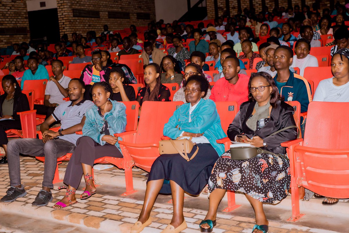 DimitrieSissi's tweet photo. It was an amazing opportunity and honor for me to present my book #DoNotAcceptToDie to the University of Rwanda and have a very interactive session with staff and students 👍🤩
KAMINUZA TWAKUZE TUROTA KWIGA MO😰🤔 THANK YOU🙏🏻 https://t.co/EZrAUR2XxS