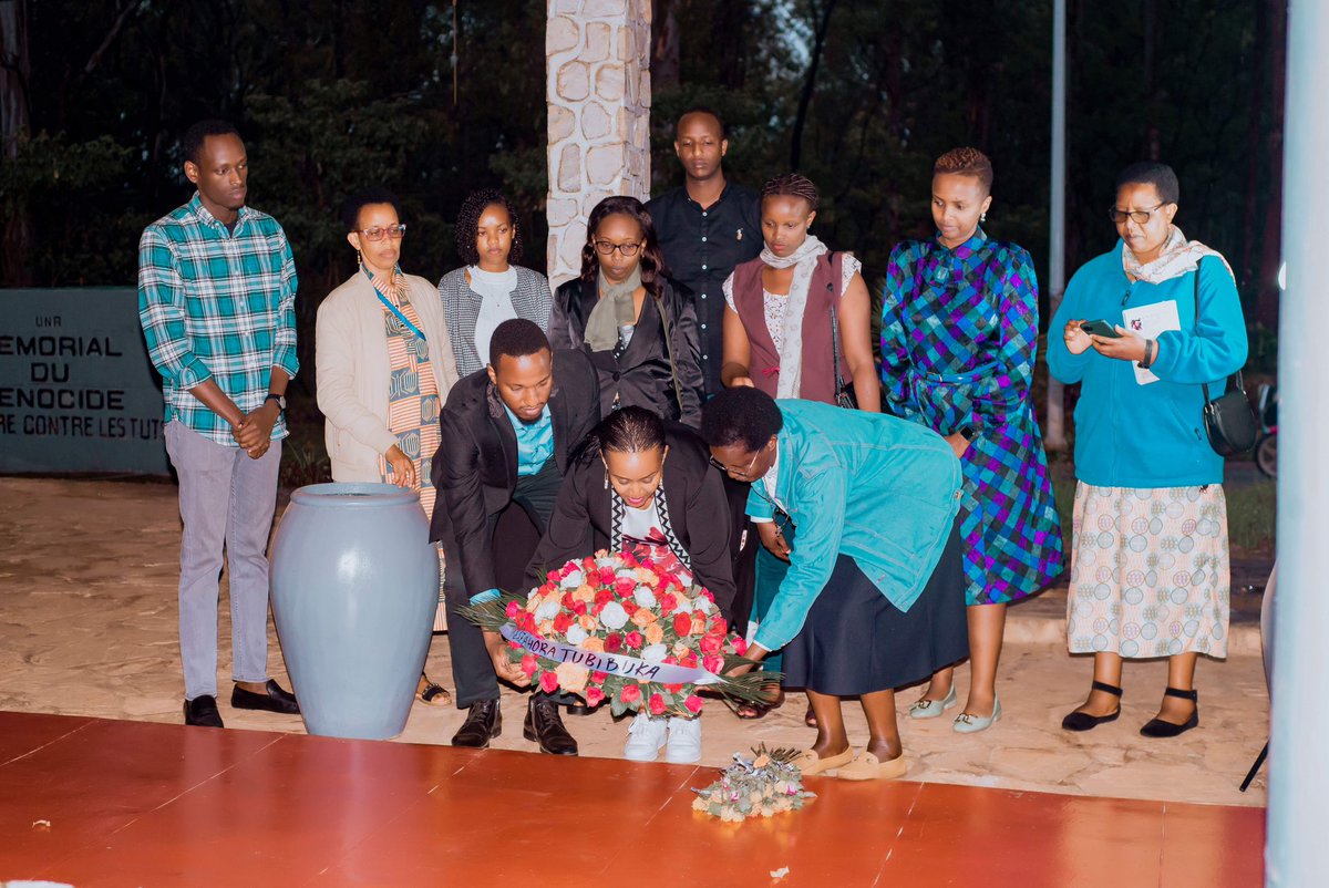 DimitrieSissi's tweet photo. It was an amazing opportunity and honor for me to present my book #DoNotAcceptToDie to the University of Rwanda and have a very interactive session with staff and students 👍🤩
KAMINUZA TWAKUZE TUROTA KWIGA MO😰🤔 THANK YOU🙏🏻 https://t.co/EZrAUR2XxS