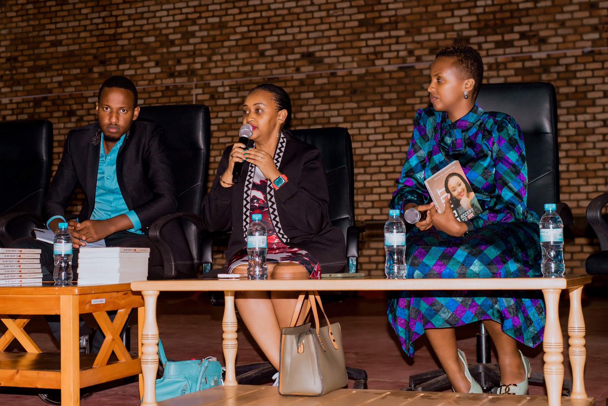 DimitrieSissi's tweet photo. It was an amazing opportunity and honor for me to present my book #DoNotAcceptToDie to the University of Rwanda and have a very interactive session with staff and students 👍🤩
KAMINUZA TWAKUZE TUROTA KWIGA MO😰🤔 THANK YOU🙏🏻 https://t.co/EZrAUR2XxS