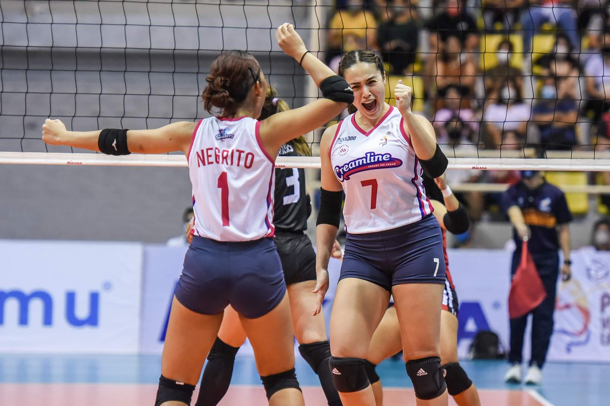 rmAries0322's tweet photo. Shaky defense but managed to recover. Kudos to MG and tots for contributing when Basa rested, ganda ng net defense ni Pangs at Ced on the last 2 sets lalo na nong latter part. Powerful attacks of AV and Basa, and of course Jema doing her Queen things. Congrats Creamline
#PVL2022 https://t.co/Rz7Zu4bToD