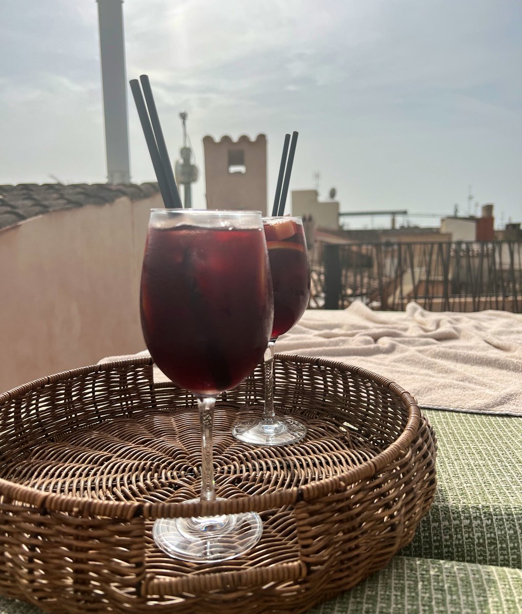 IsIt2023Yet_'s tweet photo. How is the kilometres building going teammates @KILibrary @DianeSutton_ @MaryMGriffin? 

I did 20km + since yesterday walking around Palma 👣👣 - have to burn off the Sangria’s somehow 😎

#KITeamSpirit #KIOnTheMove https://t.co/mMY7D2Ixxf