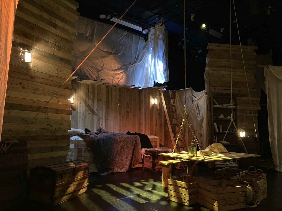 So glad I got to watch Frankenstein at <a href="/thehawthcrawley/">The Hawth</a> last night. This show deserves a much longer run. Fantastic performances, fantastic show 👌