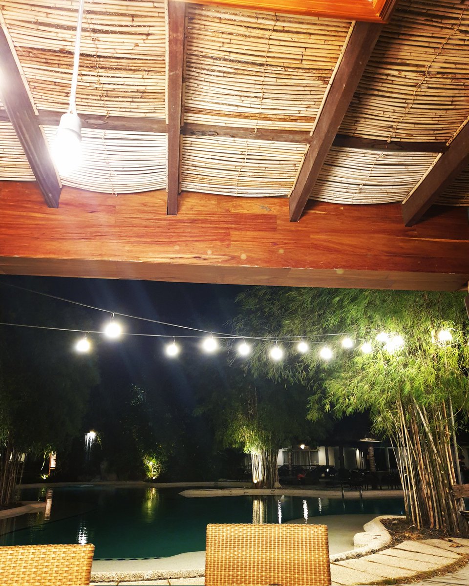 bhangzee's tweet photo. #relax #chill #weekendvibes #architecturaldesign #architecturephotography #Aesthetic #phonephotography #nightphotography 
#letleeiiphotographyinspireyou https://t.co/FbnL8nsJwU