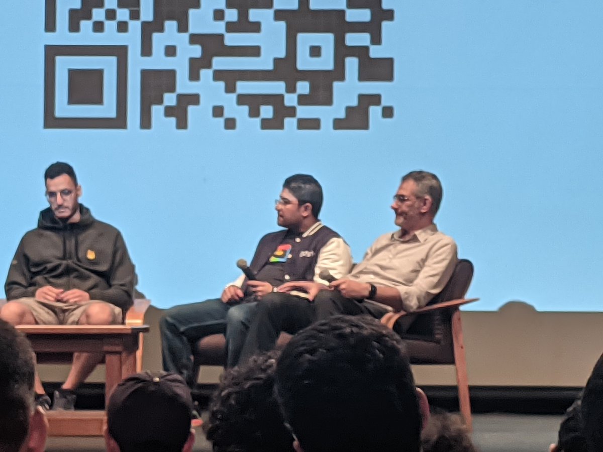 MrCodeCanine's tweet photo. #Devfestlebanon #binanceAtDevfest 
The best yearly event in lebanon🔥🔥🔥 https://t.co/yYVUbmovPf
